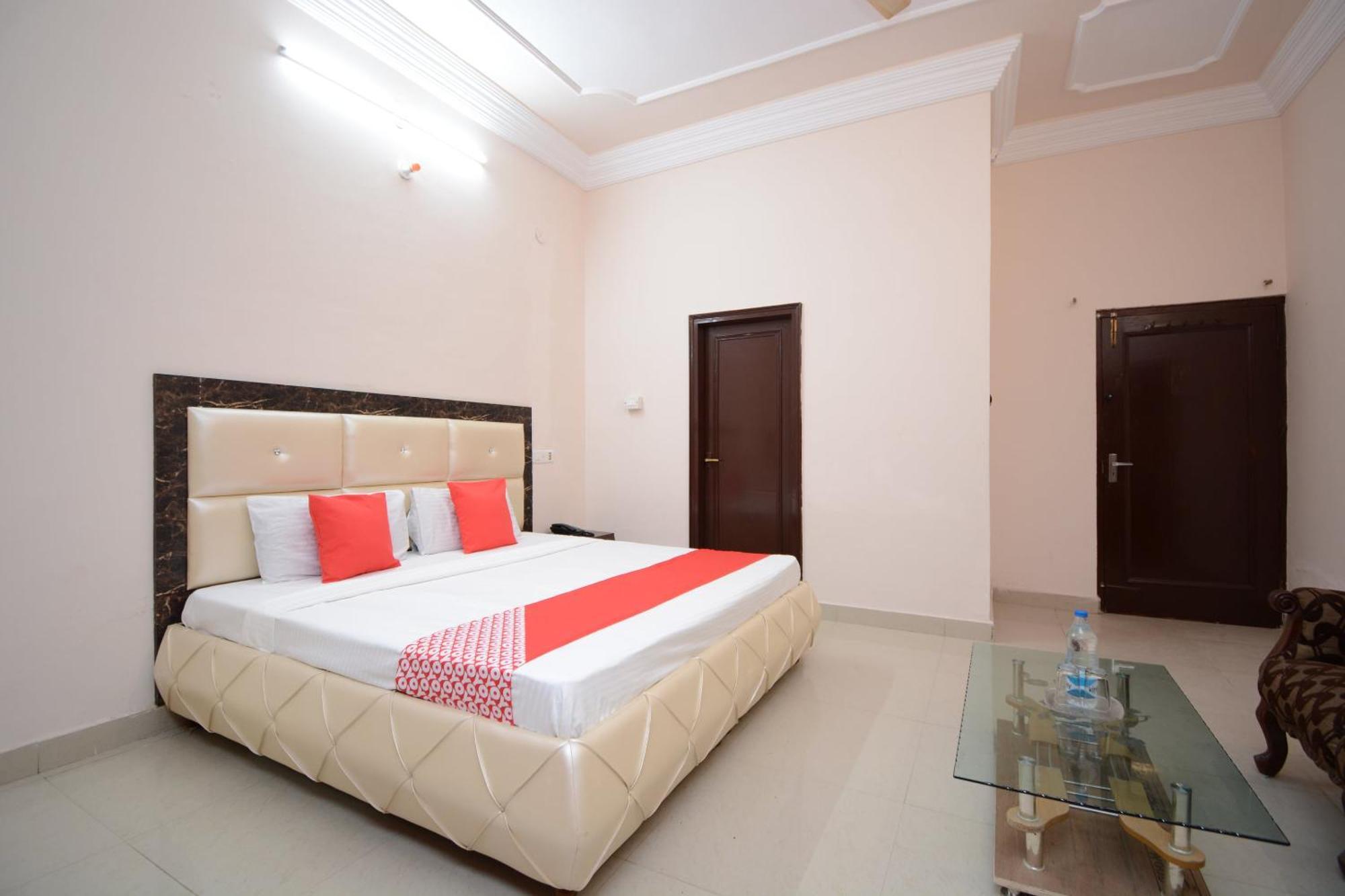 Hotel Asia Palace Pathānkot Exterior photo